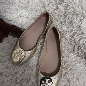 Tory Burch Reva Gold Metallic Logo Ballet Flats Size 8